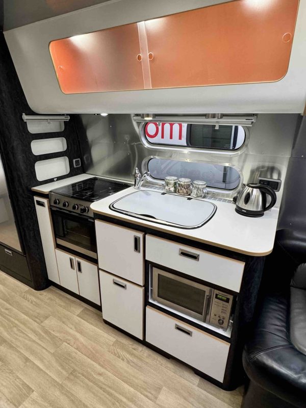 Airstream caravan for hire - Image 13