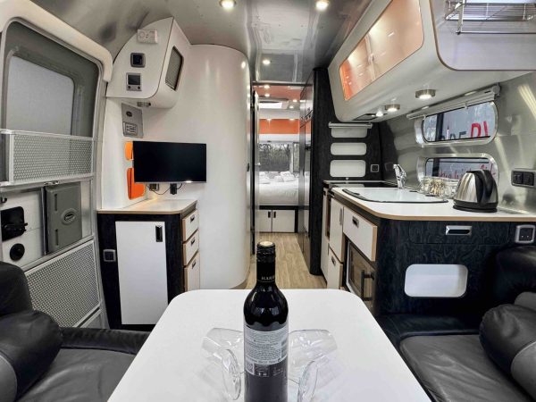 Airstream caravan for hire - Image 17