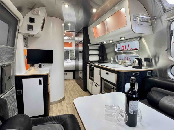 Airstream caravan for hire - Image 18