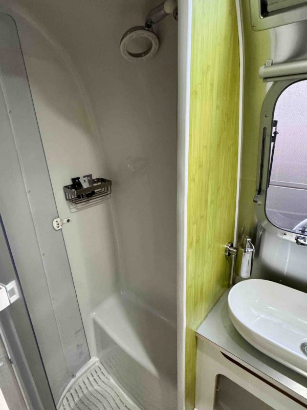 Airstream caravan for hire - Image 23