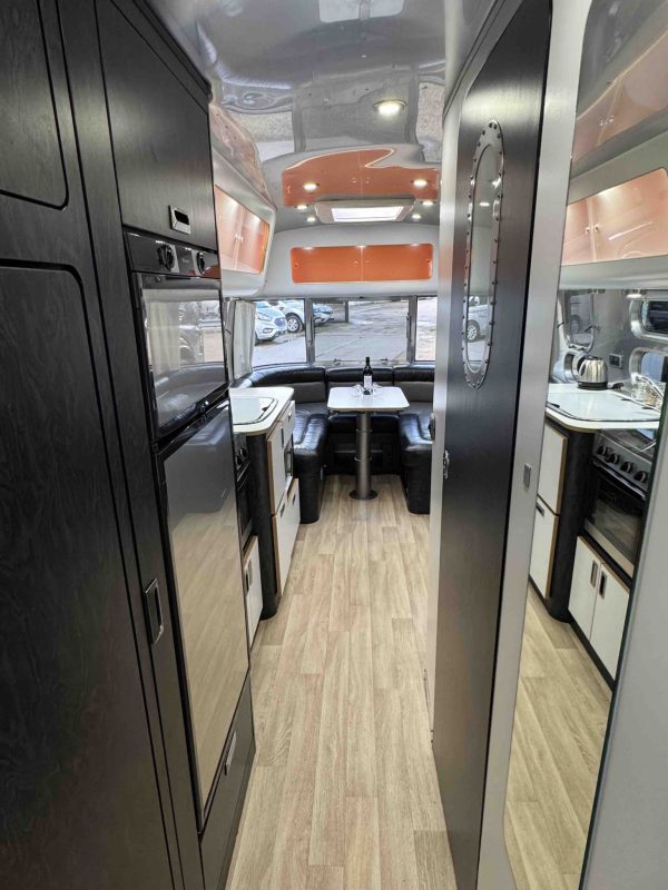 Airstream caravan for hire - Image 24