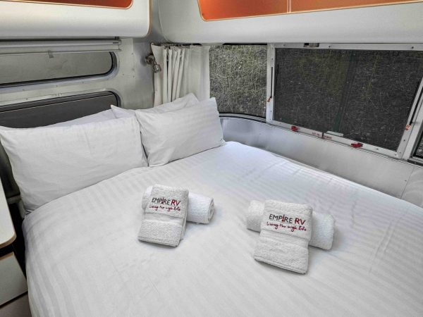 Airstream caravan for hire - Image 25