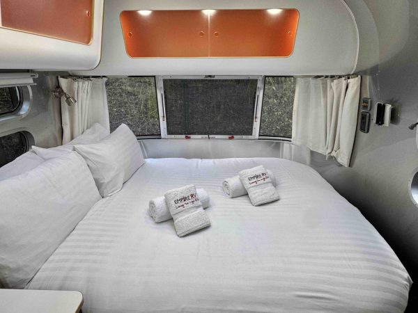 Airstream caravan for hire - Image 26
