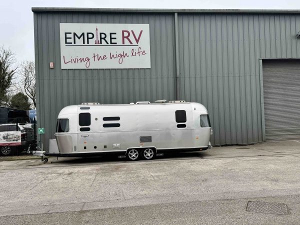 Airstream caravan for hire - Image 5