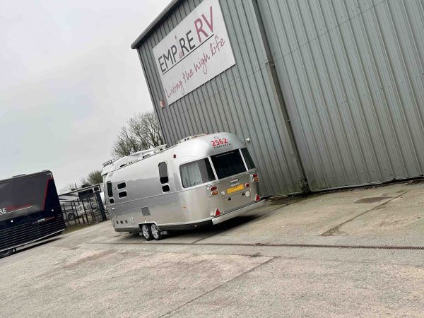 Airstream caravan for hire - Image 9