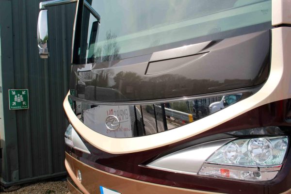American Coach Revolution 38S motorhome for sale - Image 17