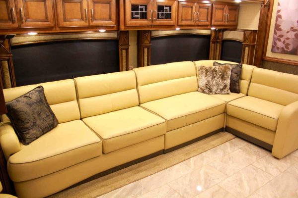 American Coach Revolution 38S motorhome for sale - Image 28