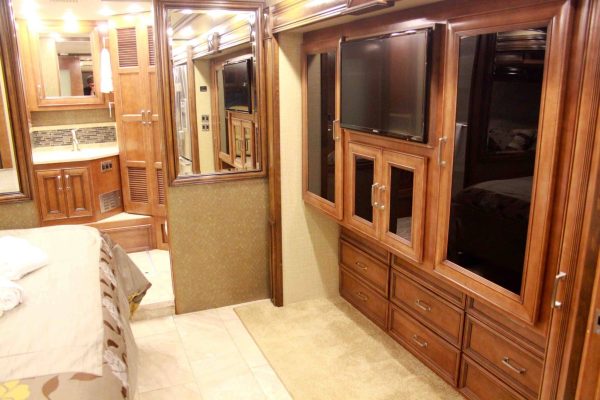 American Coach Revolution 38S motorhome for sale - Image 39