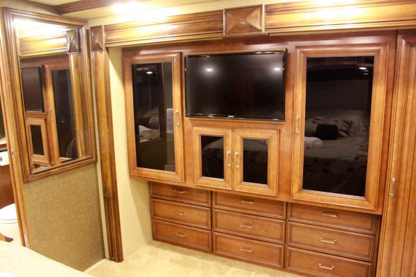 American Coach Revolution 38S motorhome for sale - Image 40