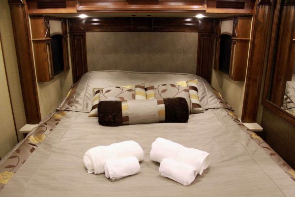 American Coach Revolution 38S motorhome for sale - Image 44