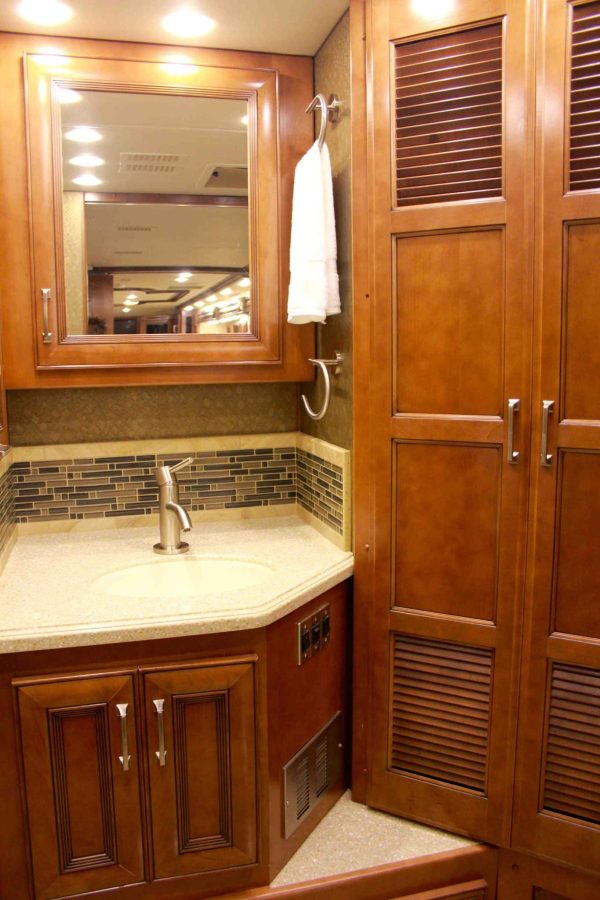 American Coach Revolution 38S motorhome for sale - Image 47