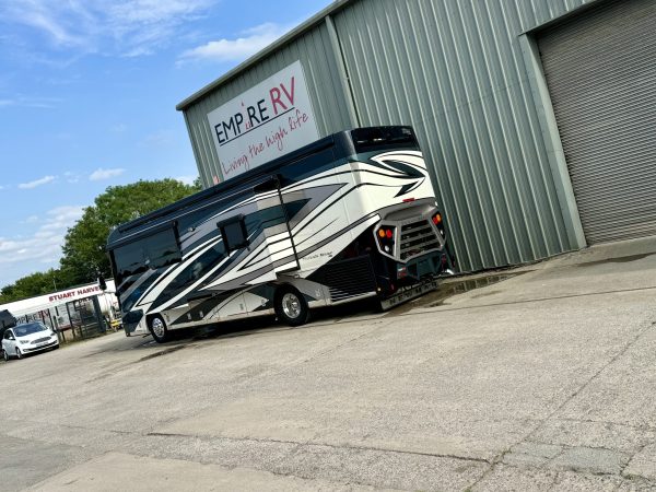 Newmar Dutch Star 3736 diesel pusher motorhome for sale - Image 12