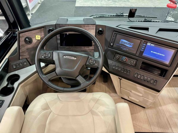 Newmar Dutch Star 3736 diesel pusher motorhome for sale - Image 16