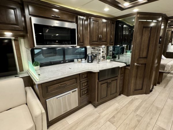 Newmar Dutch Star 3736 diesel pusher motorhome for sale - Image 31