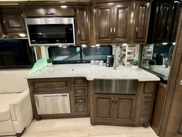Newmar Dutch Star 3736 diesel pusher motorhome for sale - Image 32