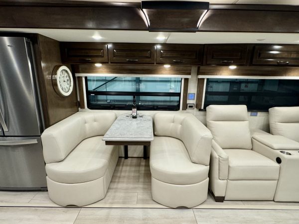 Newmar Dutch Star 3736 diesel pusher motorhome for sale - Image 33