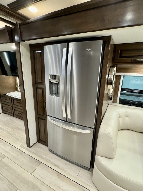 Newmar Dutch Star 3736 diesel pusher motorhome for sale - Image 34