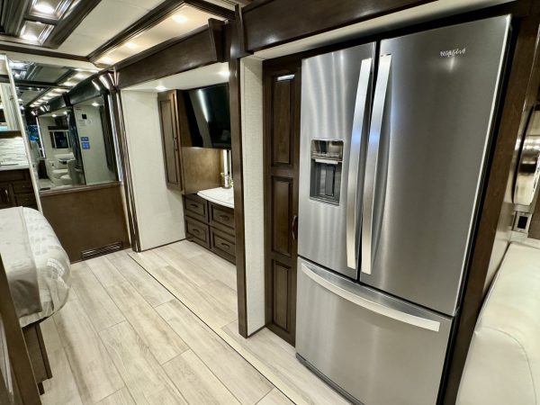 Newmar Dutch Star 3736 diesel pusher motorhome for sale - Image 39