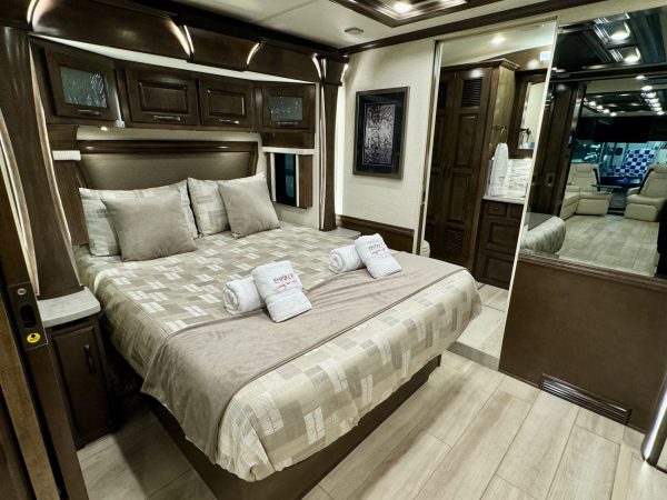 Newmar Dutch Star 3736 diesel pusher motorhome for sale - Image 41