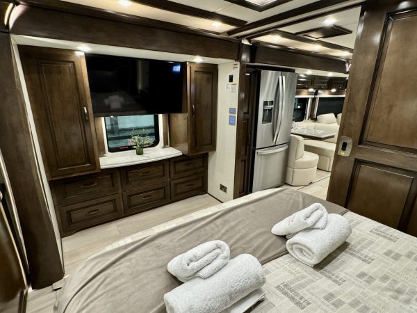 Newmar Dutch Star 3736 diesel pusher motorhome for sale - Image 44