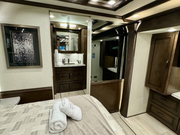 Newmar Dutch Star 3736 diesel pusher motorhome for sale - Image 46