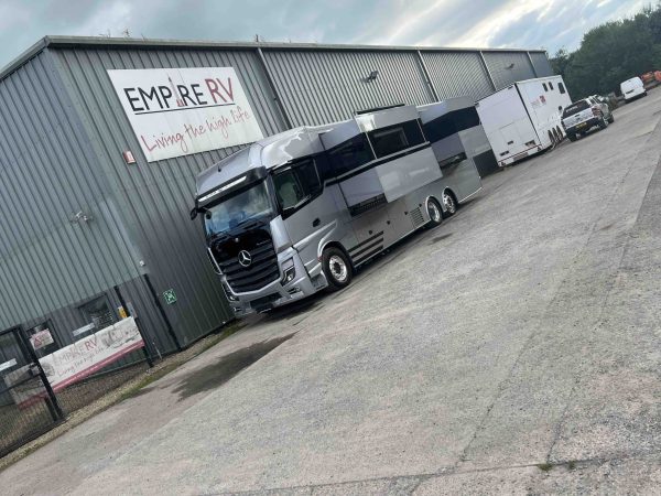 8* Silver STX Motorhome