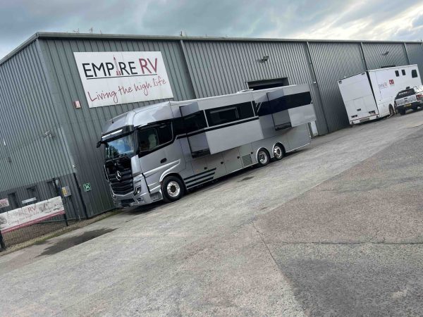 8* Silver STX Motorhome - Image 39