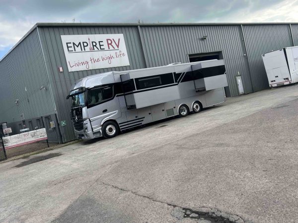 8* Silver STX Motorhome - Image 40