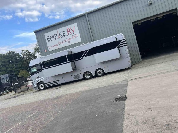 8* Silver STX Motorhome - Image 43
