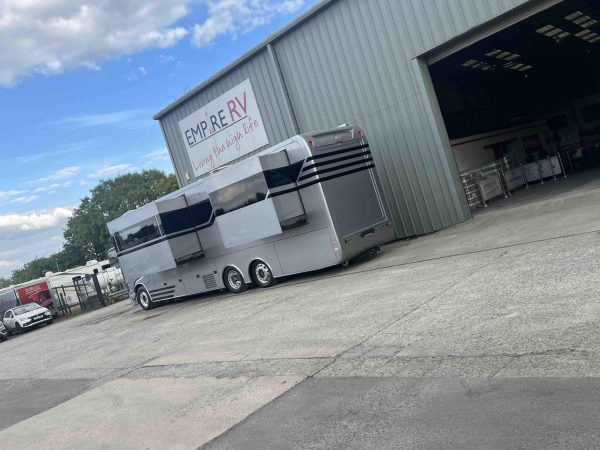 8* Silver STX Motorhome - Image 46