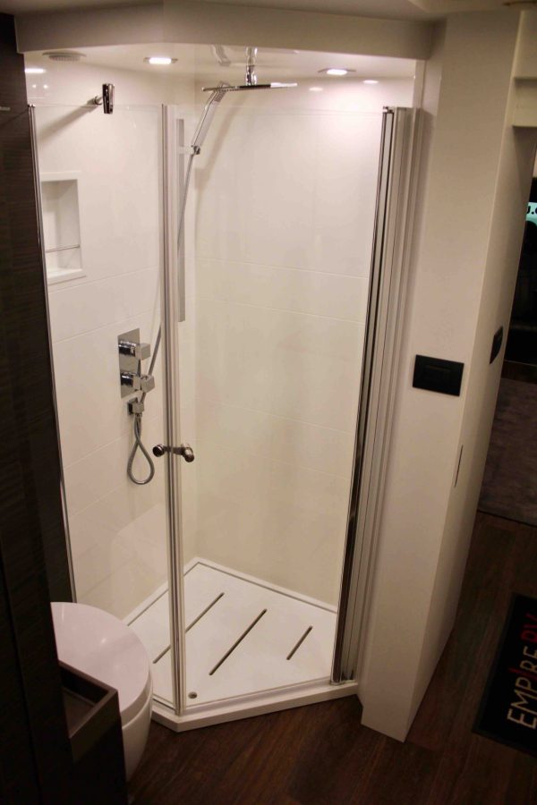STX Motorhome with 2 Pop Outs, Pop Up and Garage for sale - Image 38