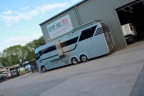 STX Motorhome with 2 Pop Outs, Pop Up and Garage for sale - Image 5