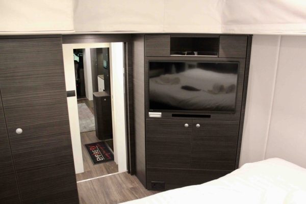 STX Motorhome with 2 Pop Outs, Pop Up and Garage for sale - Image 45
