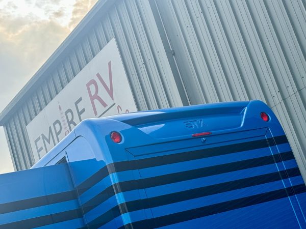 STX Motorhome with 4 Pop Outs and Bunks - Image 17