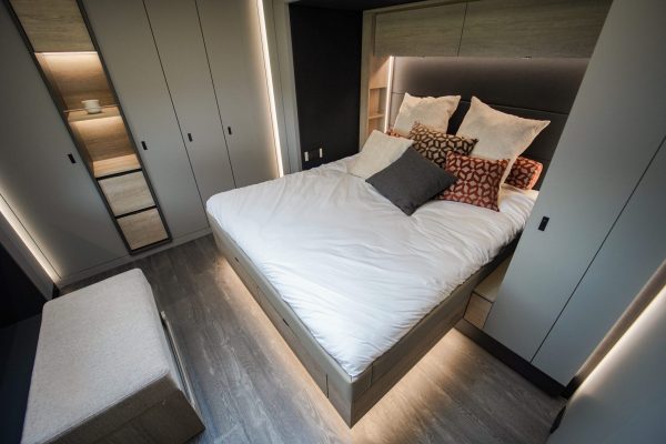 STX Motorhome with 4 Pop Outs and Bunks - Image 30