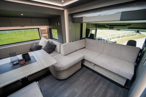 STX Motorhome with 4 Pop Outs and Bunks - Image 20