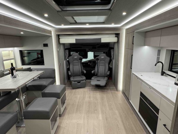 8* Black STX Motorhome - Image 12