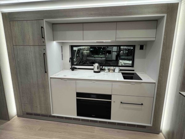 8* Black STX Motorhome - Image 14