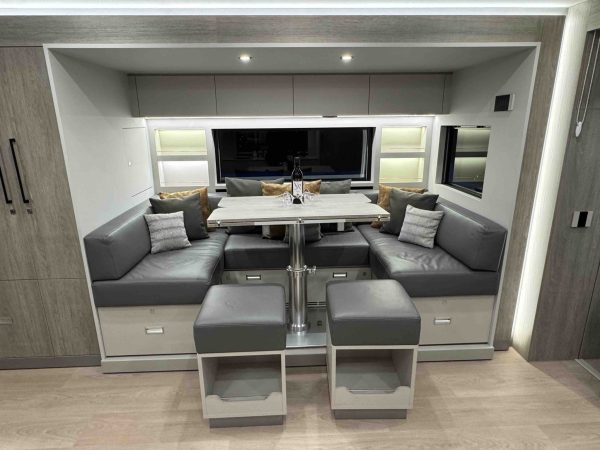 8* Black STX Motorhome - Image 15