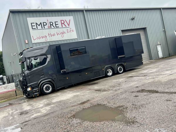 8* Black STX Motorhome - Image 5