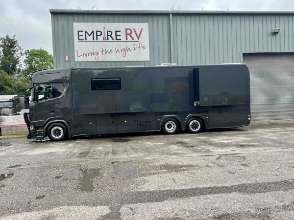 8* Black STX Motorhome - Image 6