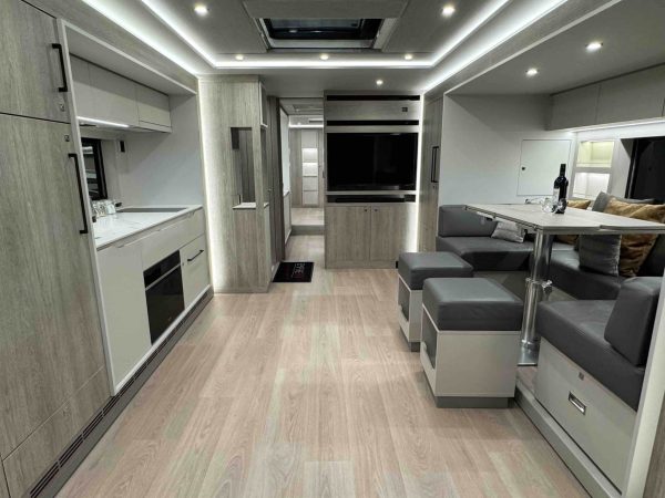 8* Black STX Motorhome - Image 9