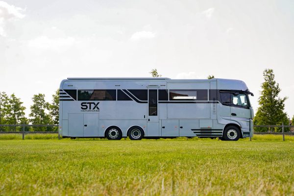 8* Silver STX Motorhome - Image 4
