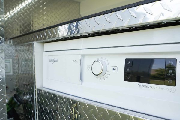 8* Silver STX Motorhome - Image 6