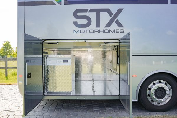 8* Silver STX Motorhome - Image 7