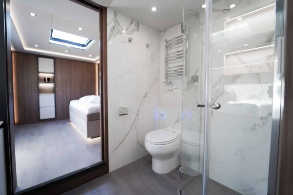 8* Silver STX Motorhome - Image 23