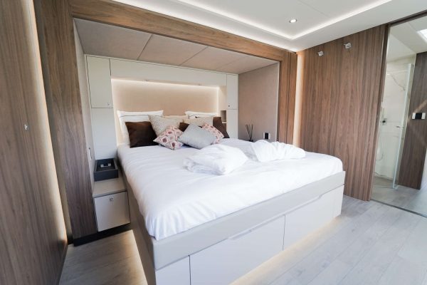 8* Silver STX Motorhome - Image 27