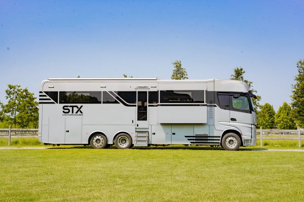 8* Silver STX Motorhome - Image 33