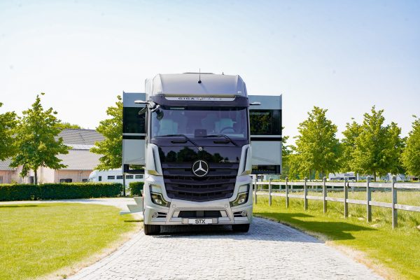 8* Silver STX Motorhome - Image 36
