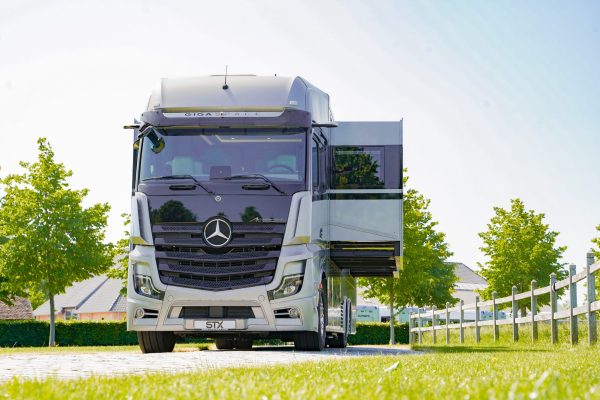 8* Silver STX Motorhome - Image 37
